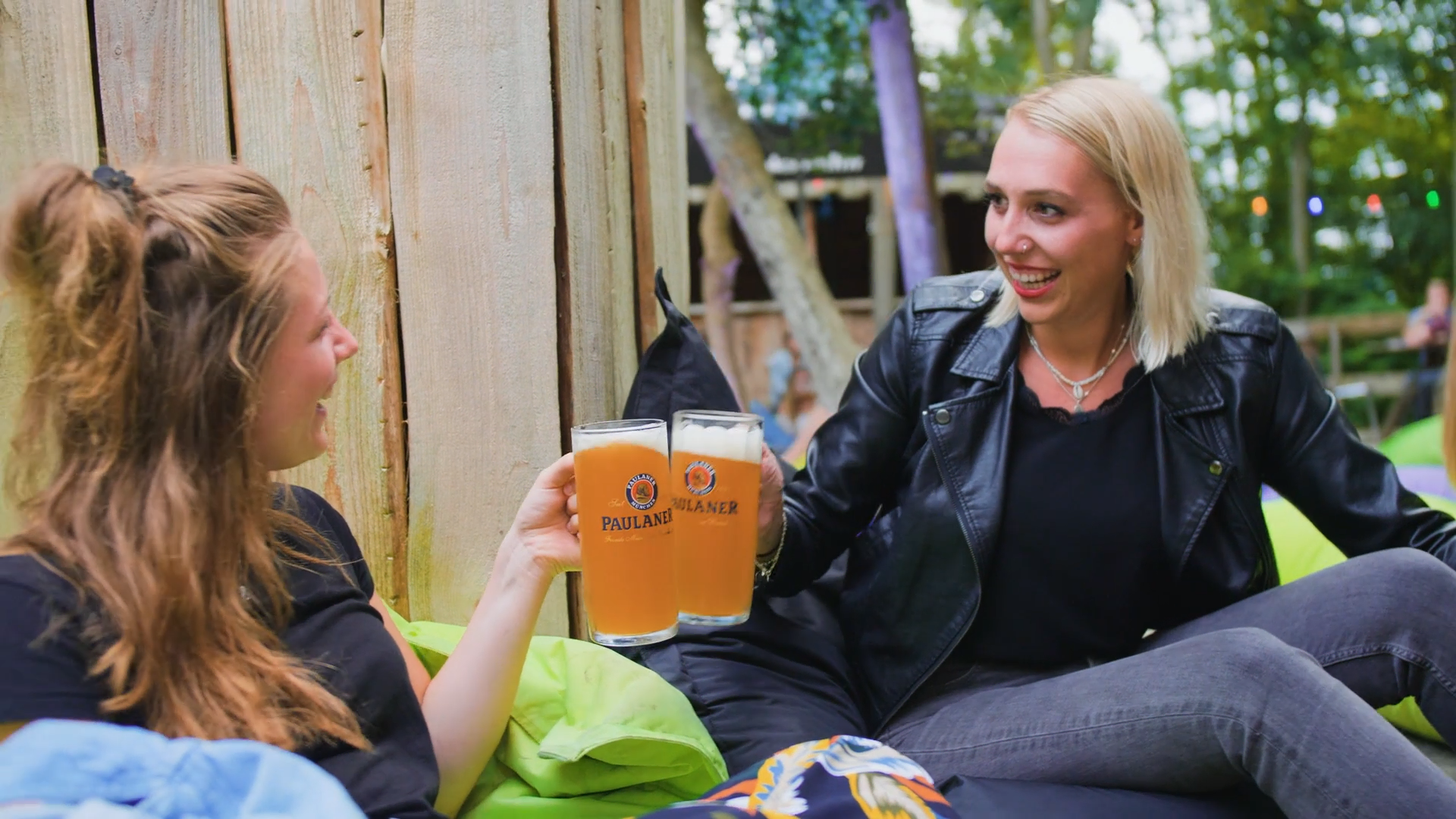 promofilm Paradigm biergarten